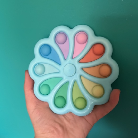 Bumblebee pop it,rainbow pop it,pop it fidget spinner😊😊 - Picture 3 of 3